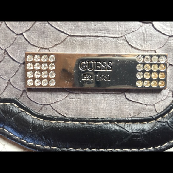 Guess Wallet - Picture 2 of 5